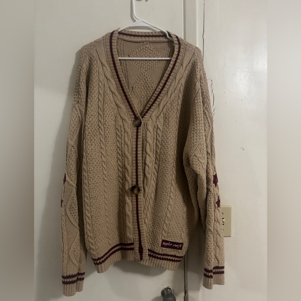 Taylor swift beige cardigan holiday edition.